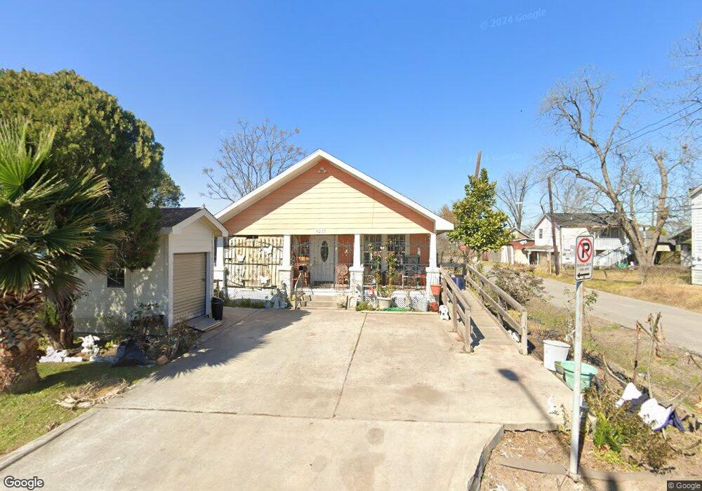 8217 Bangle St, Houston, TX 77012 - photo 1
