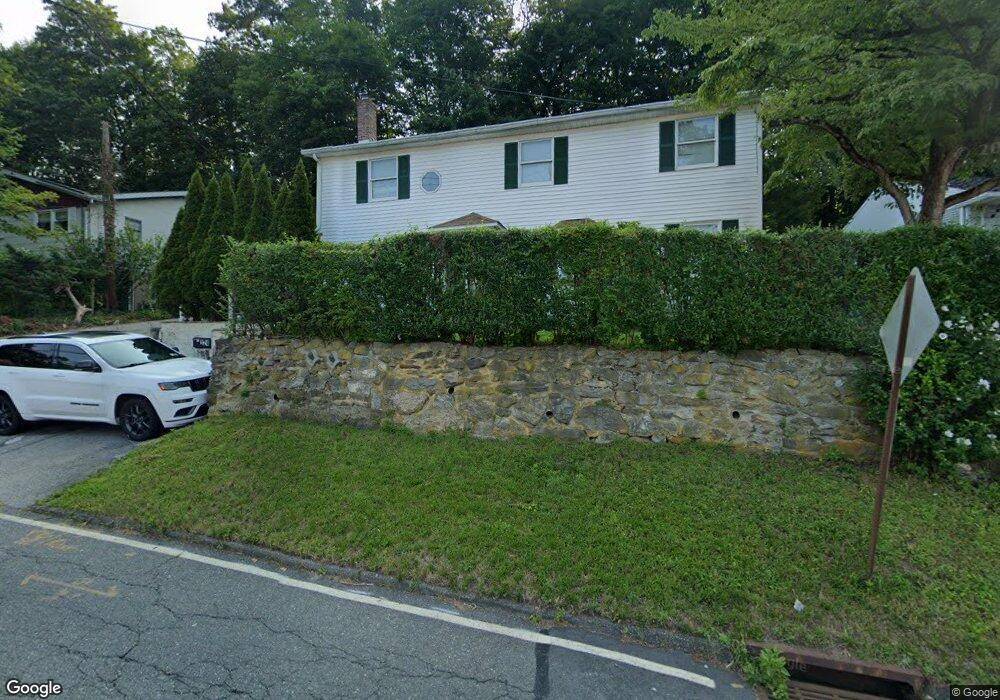 124 Lakeview Ave, Valhalla, NY 10595 - photo 1