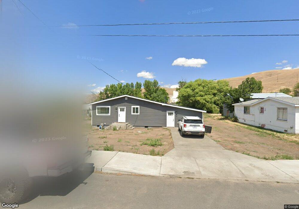295 Water St, Heppner, OR 97836 - photo 1