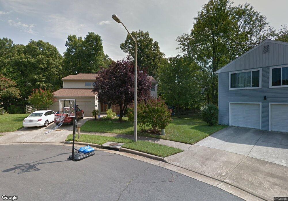 7950 Parsons Grove Ct, Dunn Loring, VA 22027 - photo 1