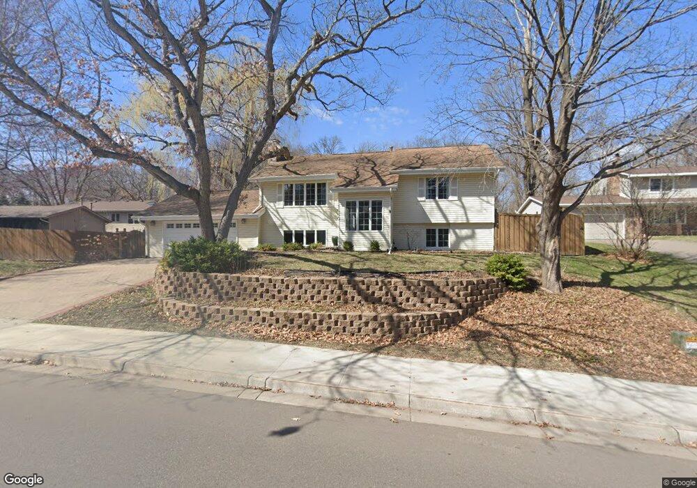 11660 W Eagle Lake Dr, Maple Grove, MN 55369 - photo 1