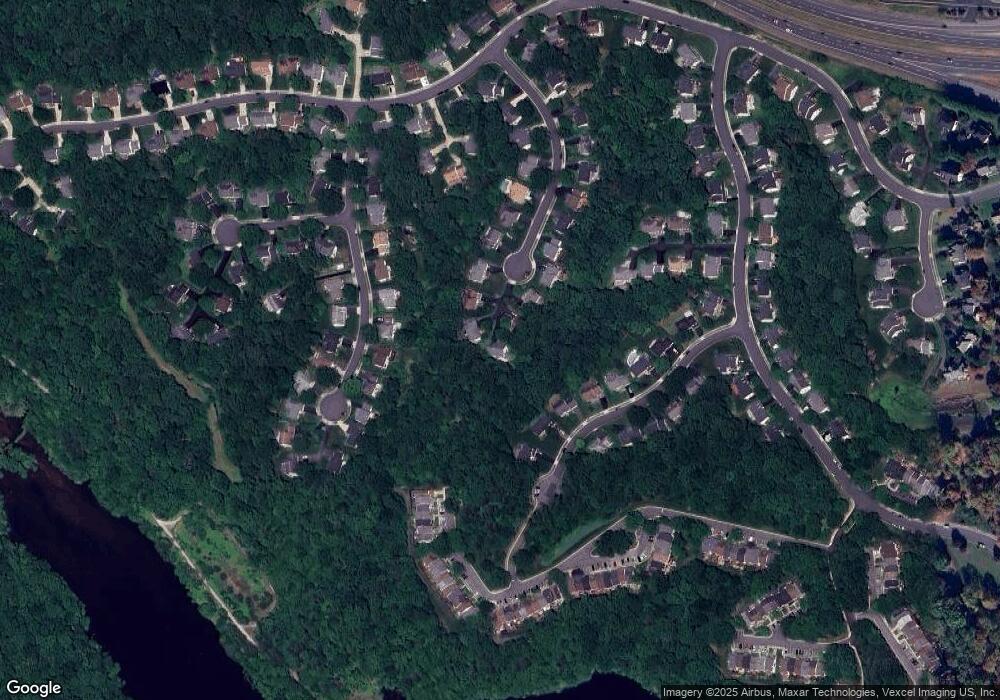 7820 Windy Point Ct, Springfield, VA 22153 - photo 1