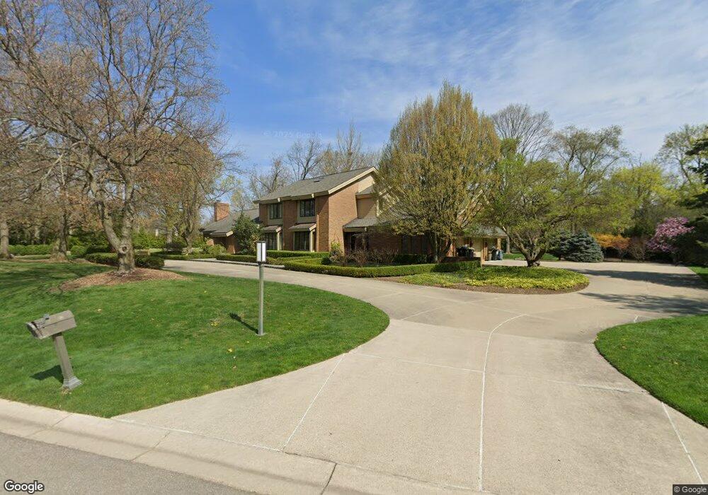 249 Charing Cross Ct, Bloomfield Hills, MI 48304 - photo 1