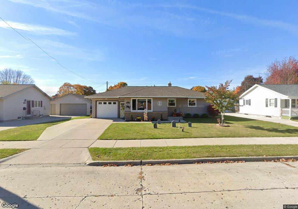 1619 Cherry Rd, Manitowoc, WI 54220 - photo 1