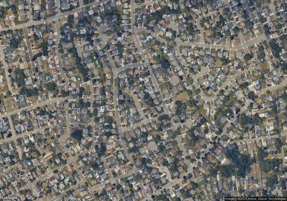 1795 Robin Ln, North Bellmore, NY 11710 - photo 1