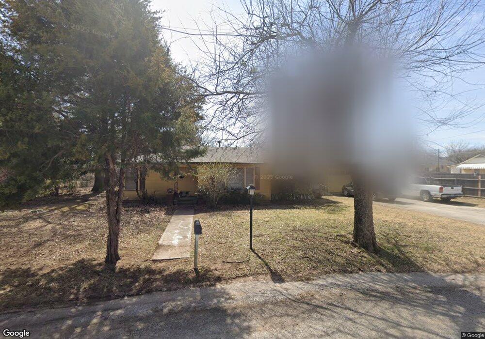 302 E Cottonwood St, Decatur, TX 76234 - photo 1