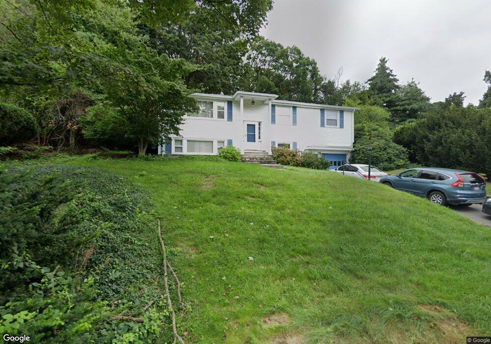 7 Carriage Ln, Winchester, MA 01890 - photo 1