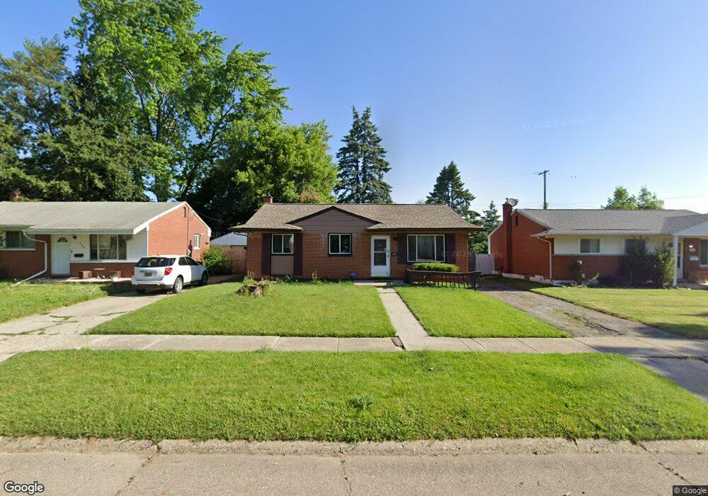 913 Dell Ave, Flint, MI 48507 - photo 1