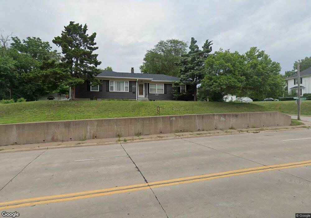 2218 E Locust St, Davenport, IA 52803 - photo 1