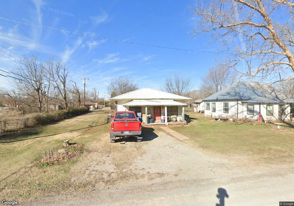 401 NW 6th St, Cache, OK 73527 - photo 1