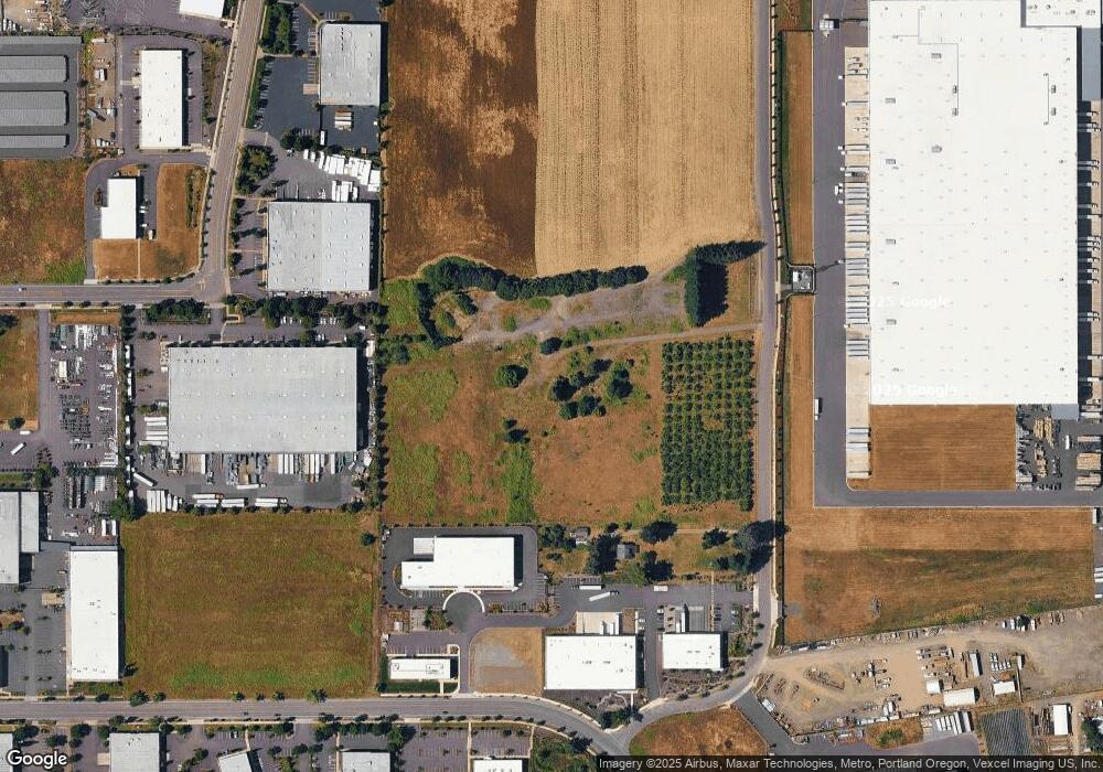 211 S Walnut St, Canby, OR 97013 - photo 1