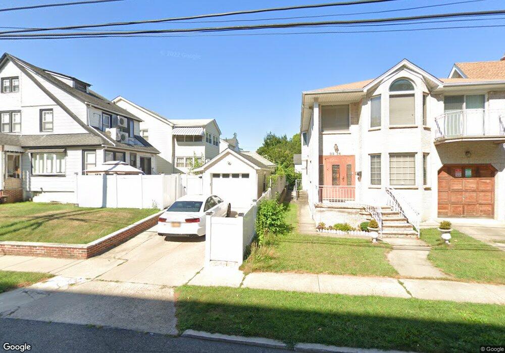 3374 171st St, Flushing, NY 11358 - photo 1