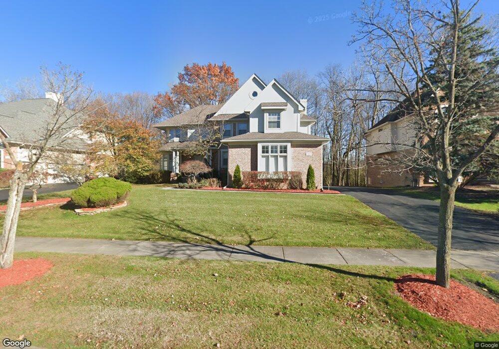 7339 Rafford Ln, West Bloomfield, MI 48322 - photo 1