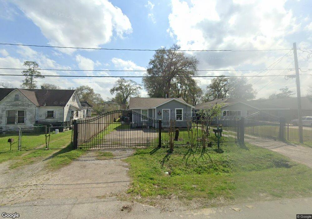904 Firnat St, Houston, TX 77022 - photo 1