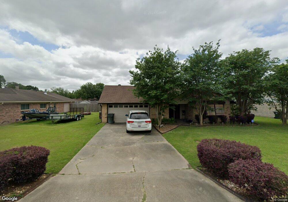 1425 N Greenfield Cir, Lake Charles, LA 70605 - photo 1