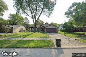 332 S Birchwood Dr, Naperville, IL 60540