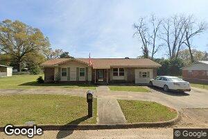 209 S Greenwood St, Geneva, AL 36340