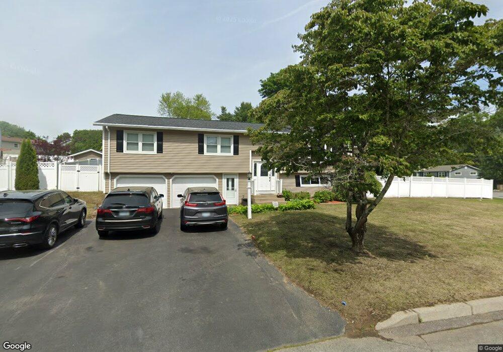 24 Roger Williams Dr, Greenville, RI 02828 - photo 1