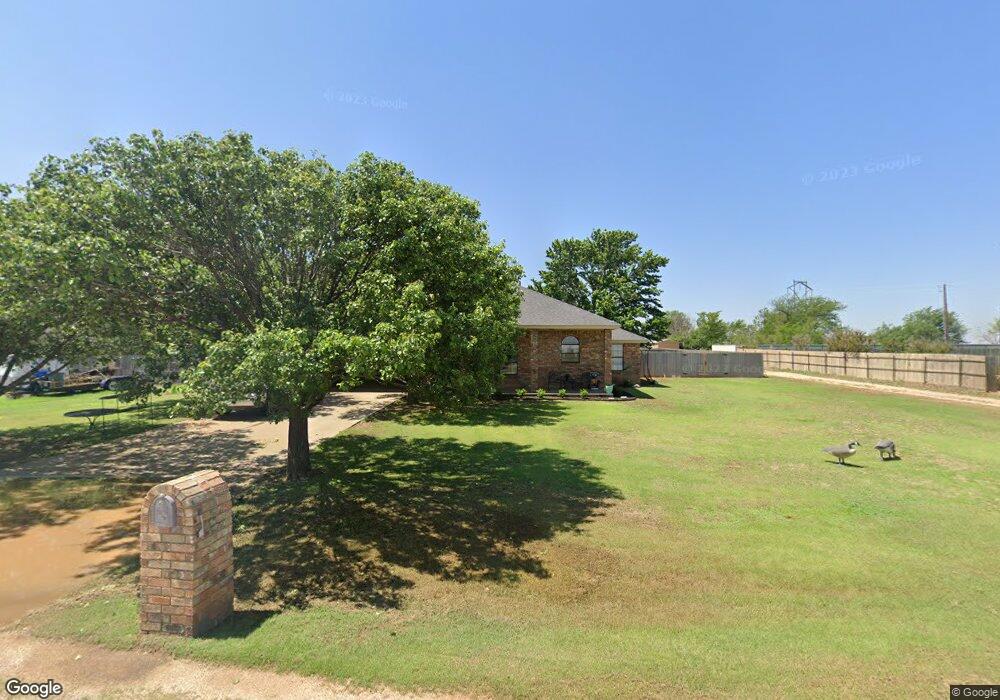 1417 Kings Row, Plainview, TX 79072 - photo 1