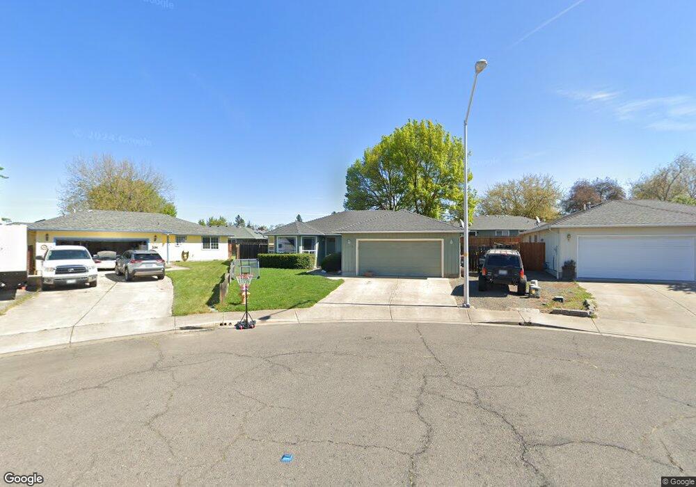 1035 Iris Cir, Central Point, OR 97502 - photo 1