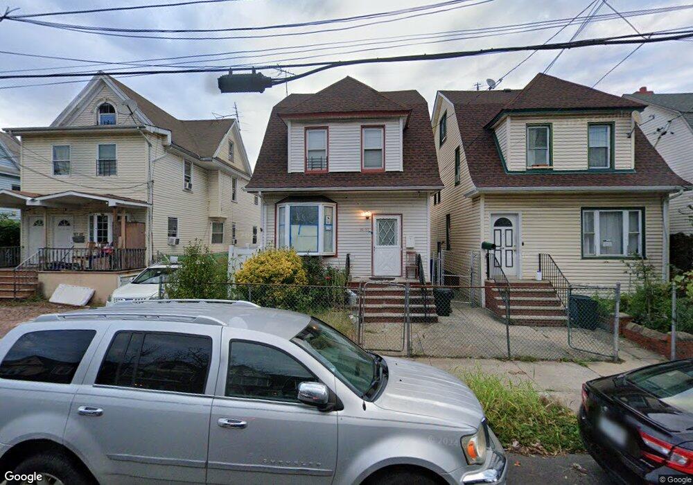 8787 112th St, Richmond Hill, NY 11418 - photo 1