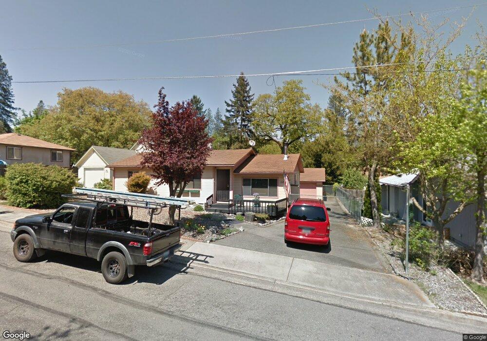 1106 NW C St, Grants Pass, OR 97526 - photo 1