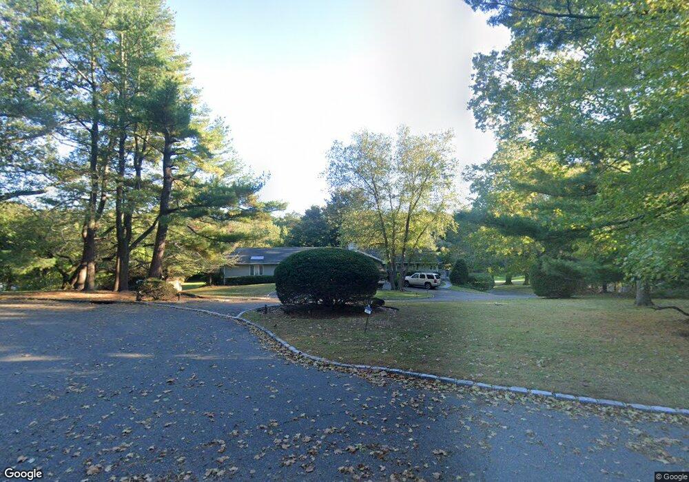 61 Woodhollow Ct, Syosset, NY 11791 - photo 1