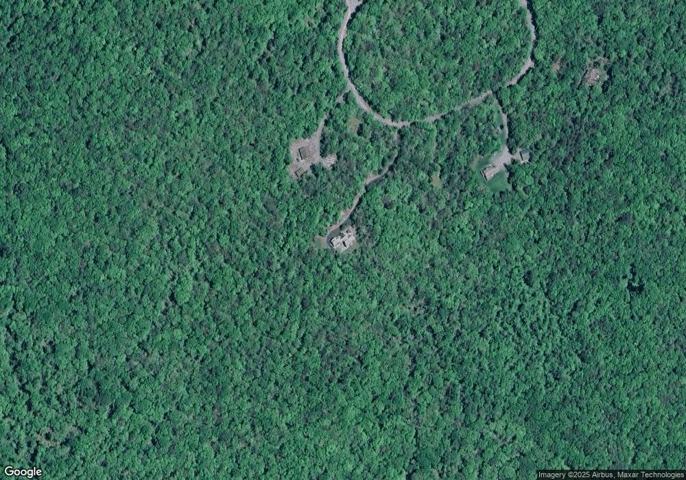 165 Fox Ridge Park Dr, Greeley, PA 18425 - photo 1