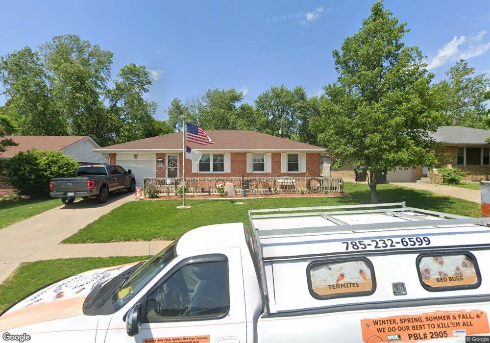 5212 SW 33rd St, Topeka, KS 66614 - photo 1