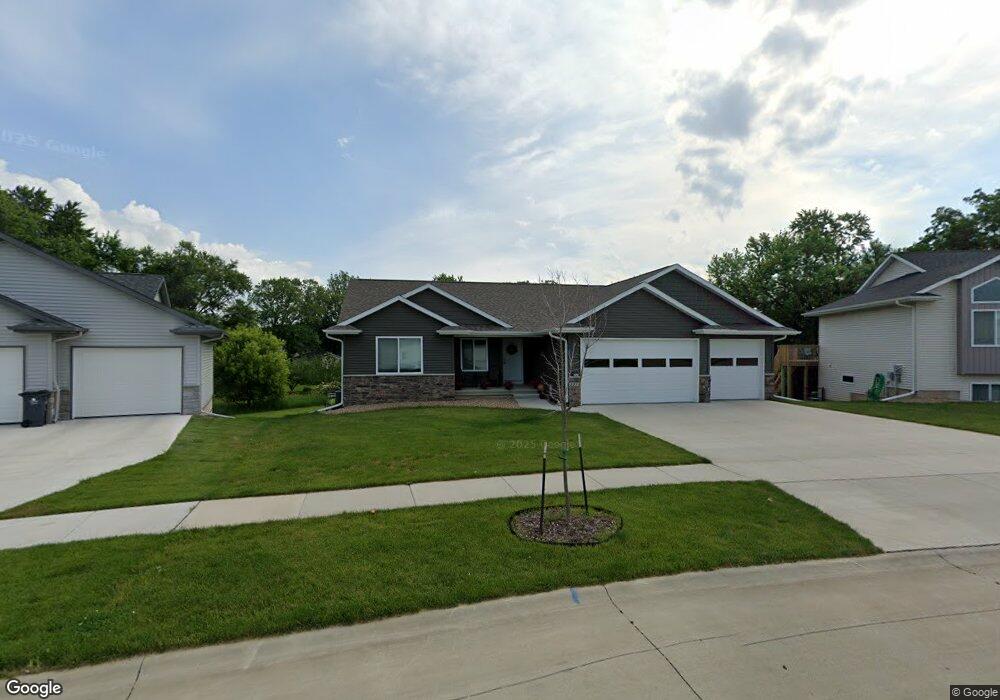 2212 Snapdragon Cir SW, Cedar Rapids, IA 52404 - photo 1
