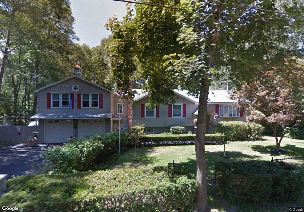 13 Roosevelt Rd, Wilmington, MA 01887 - photo 1