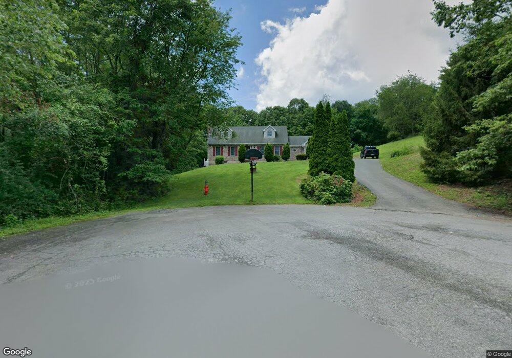 2001 Evergreen Dr, Tamaqua, PA 18252 - photo 1