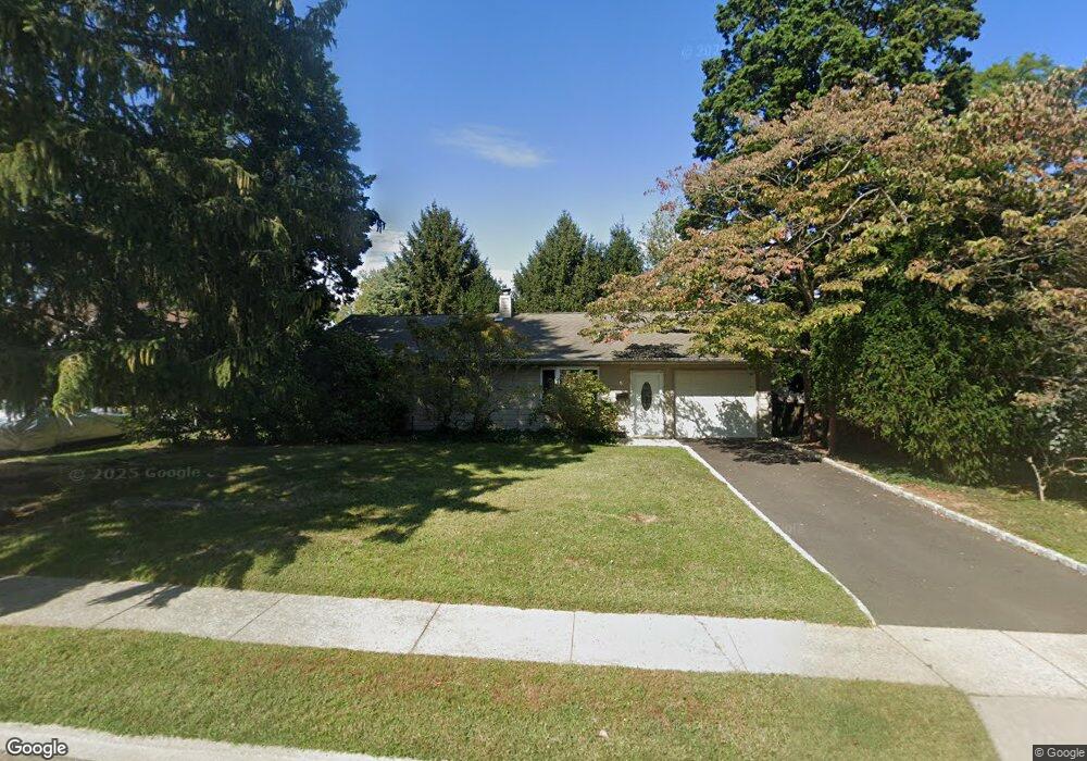 5 Bryant Rd, Glen Cove, NY 11542 - photo 1