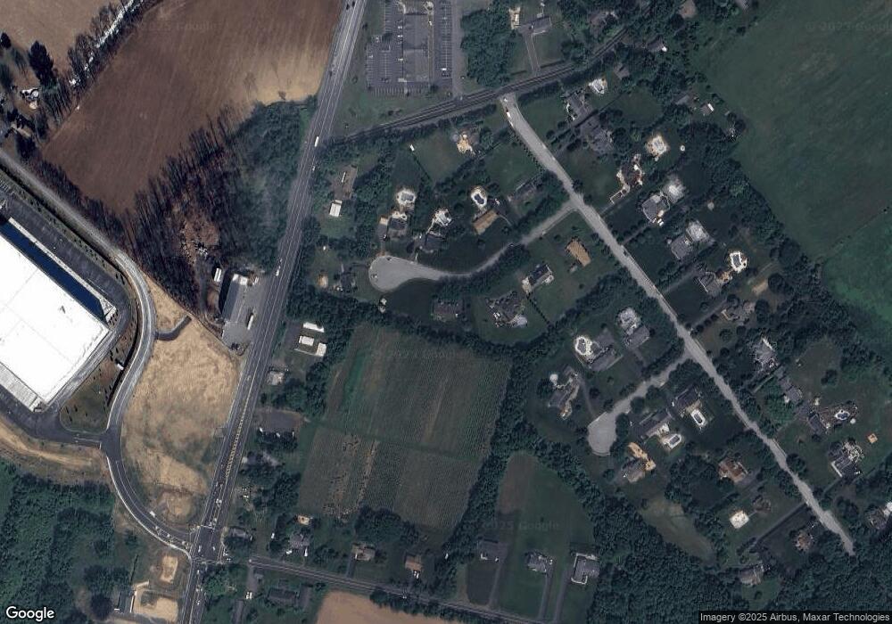 8 Kings Ct, Columbus, NJ 08022 - photo 1