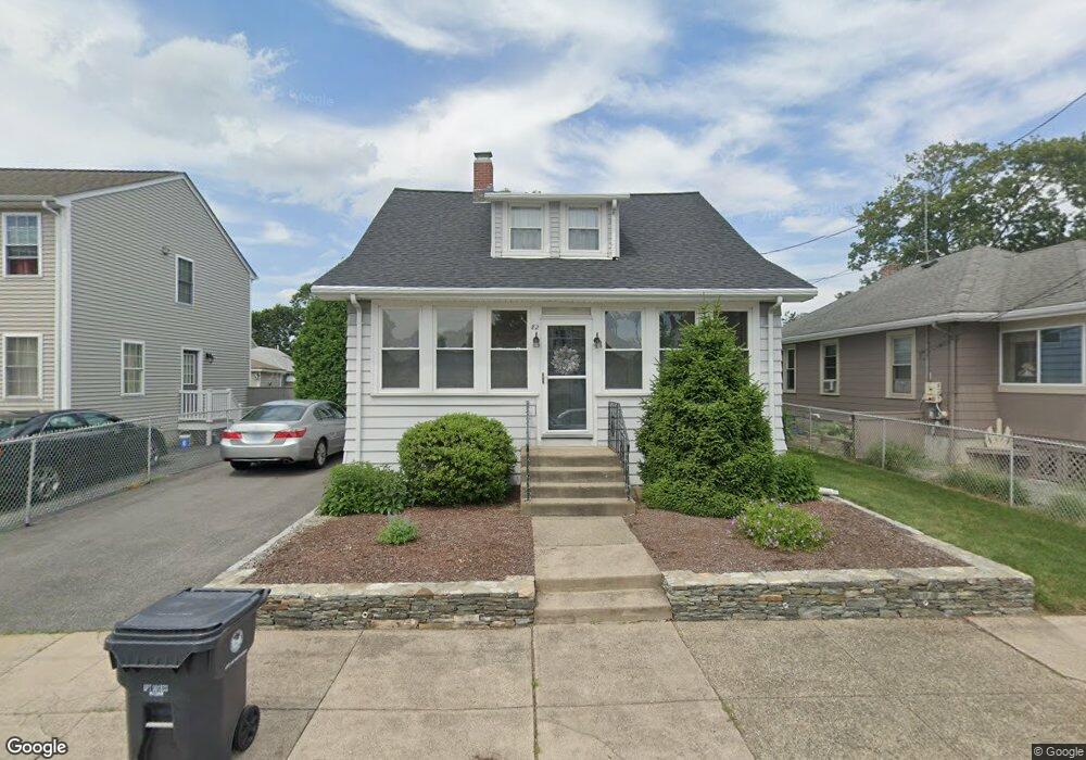 82 Whittier Rd, Pawtucket, RI 02861 - photo 1