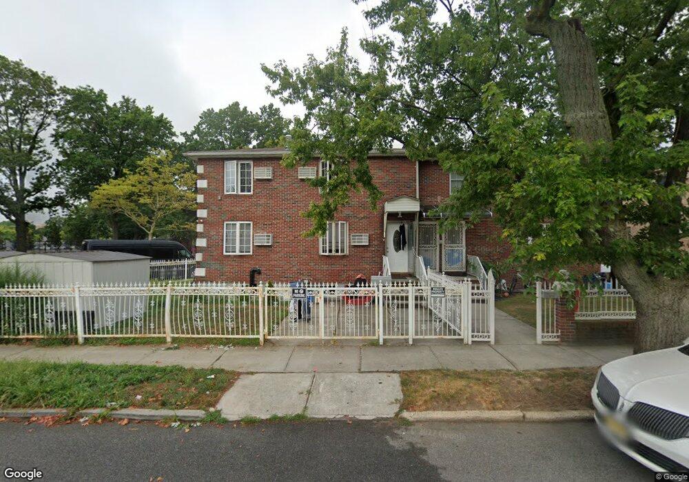 5336 190th St, Fresh Meadows, NY 11365 - photo 1