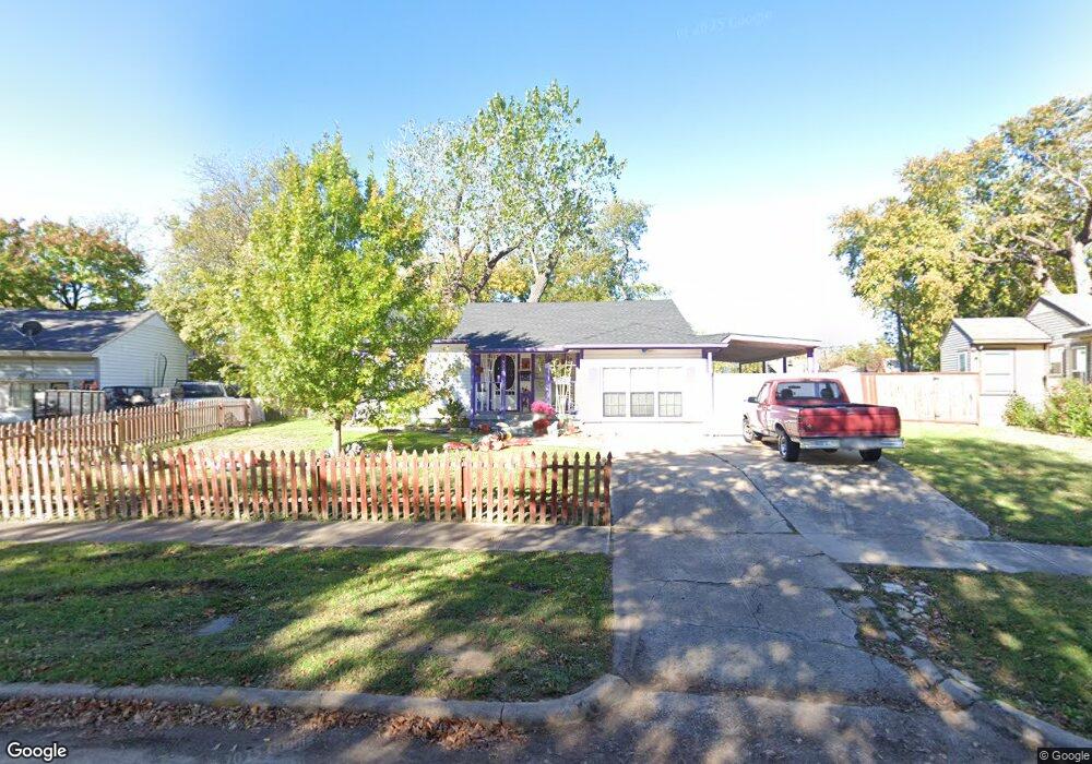 922 Ralph St, Grand Prairie, TX 75051 - photo 1