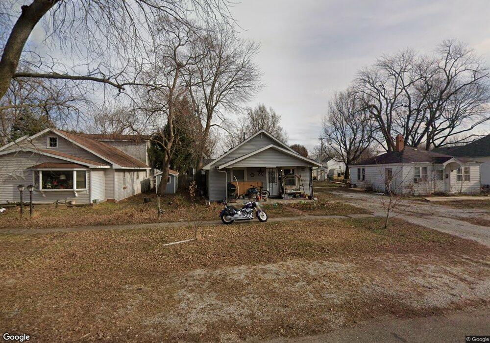 912 N 13th St, Mattoon, IL 61938 - photo 1
