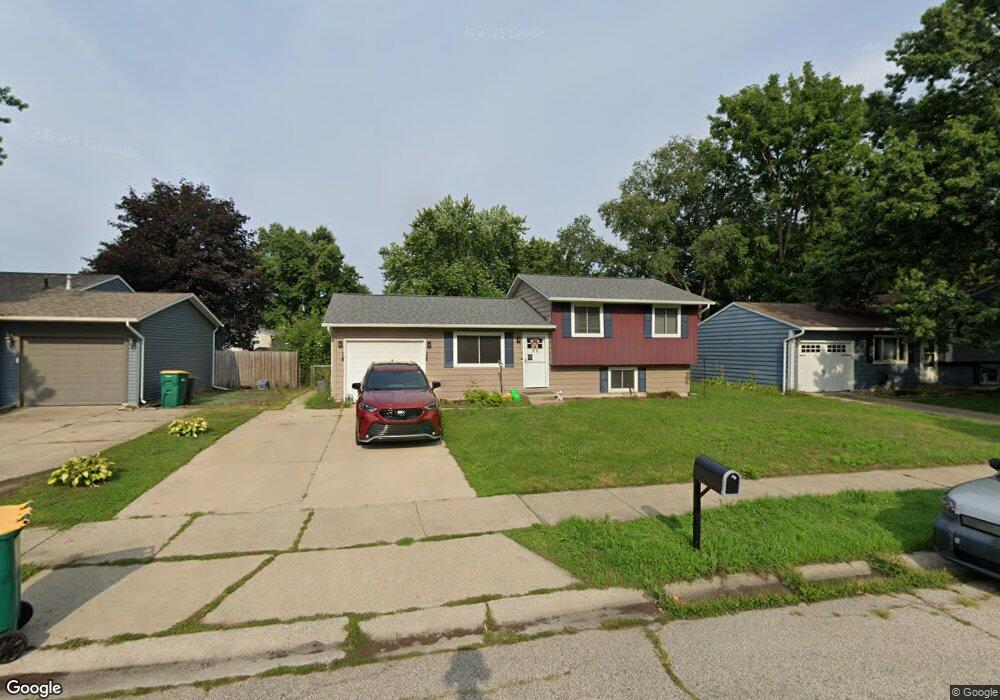 1529 Quincy Dr, Mishawaka, IN 46544 - photo 1