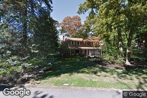 11 Pegs Ln, Cold Spring Harbor, NY 11724