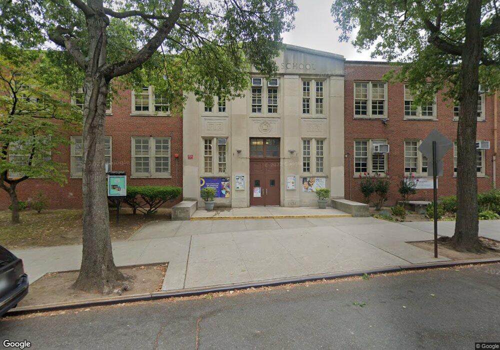 189-10 Grand Central Pkwy, Jamaica, NY 11423 - photo 1