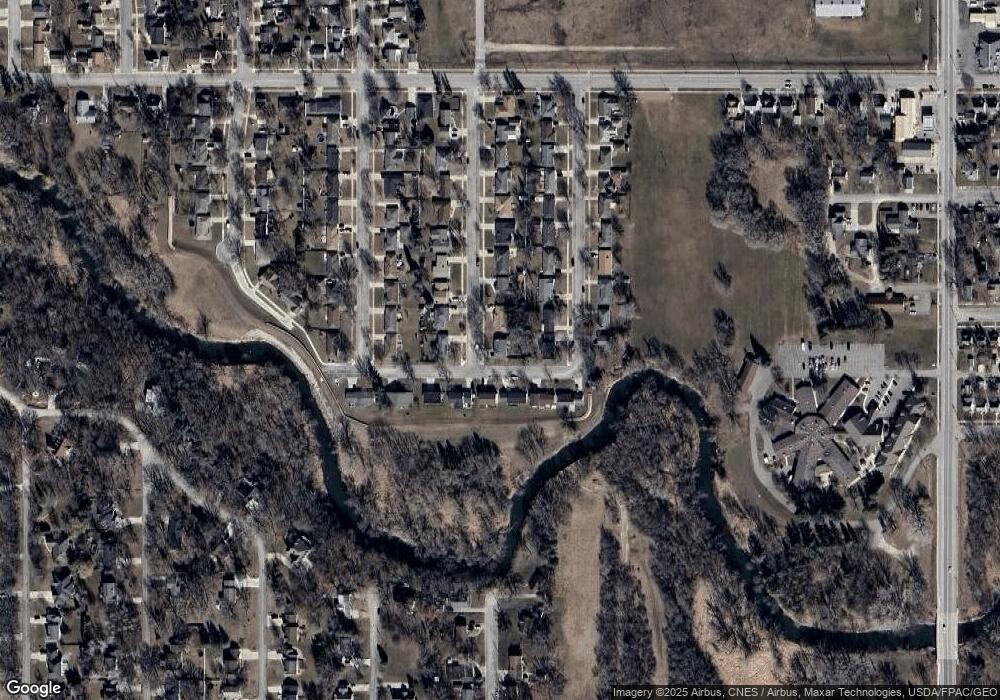 1011 16th St SW, Austin, MN 55912 - photo 1