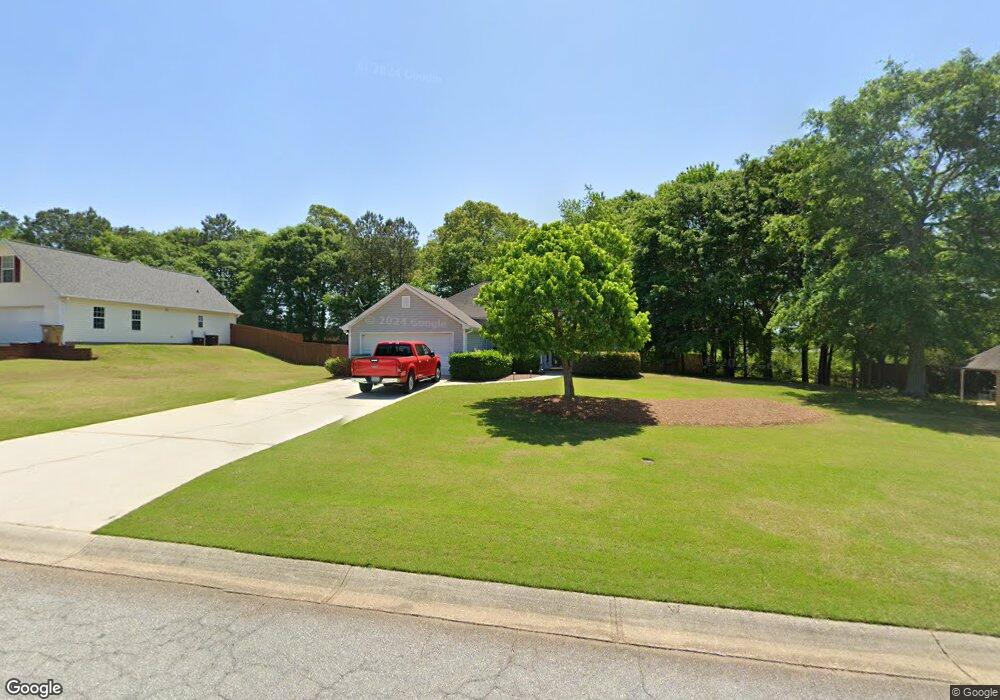 668 Allen Cir, Winder, GA 30680 - photo 1
