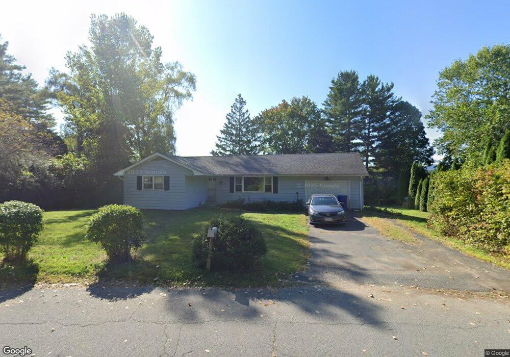 37 Hunters Hill Cir, Amherst, MA 01002 - photo 1