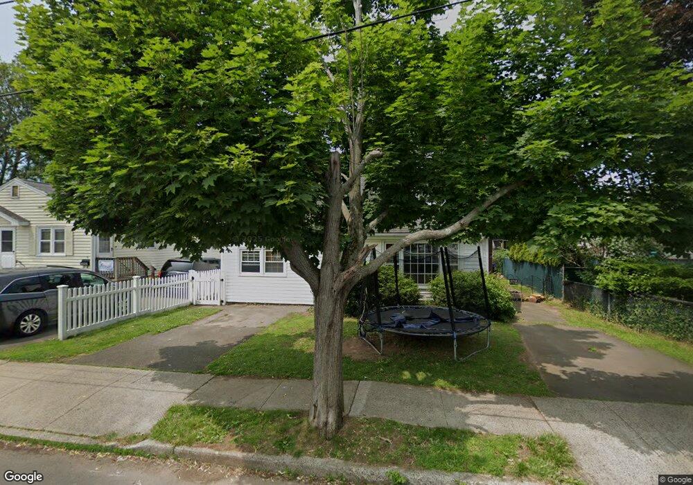 2 Peck Ln, West Haven, CT 06516 - photo 1