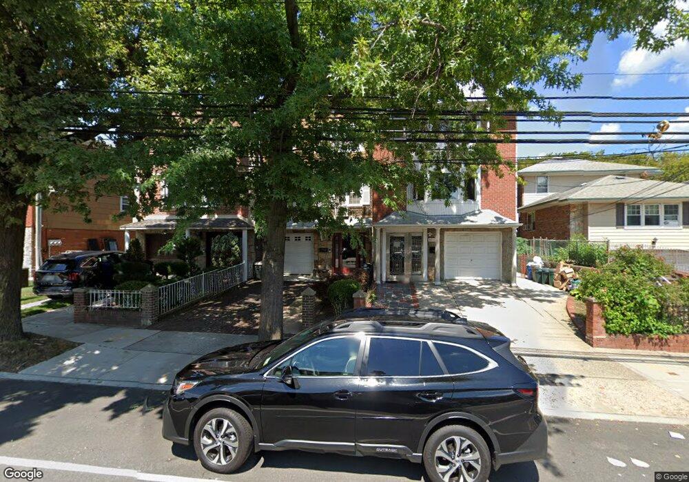 14539 Willets Point Blvd, Whitestone, NY 11357 - photo 1