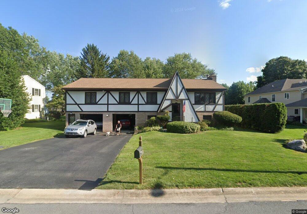 272 Robin Dale Dr, Leola, PA 17540 - photo 1