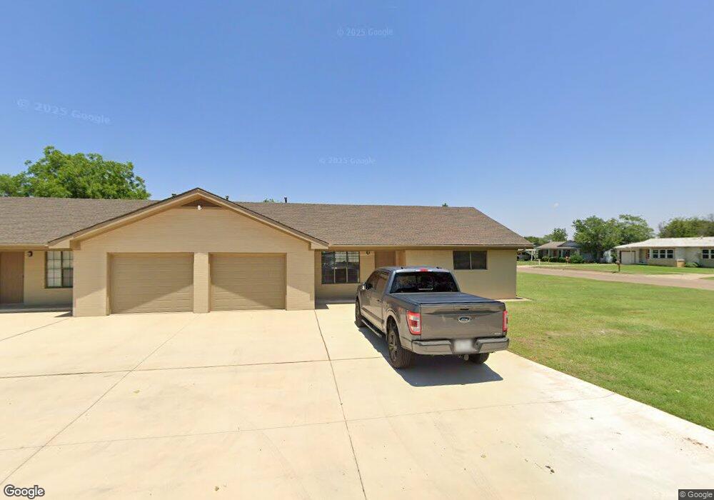 2800 W 8th St, Plainview, TX 79072 - photo 1