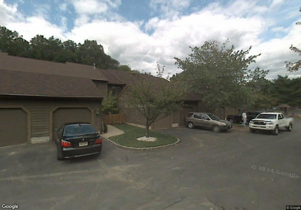 86 Laurel Hollow Ct, Edison, NJ 08820 - photo 1