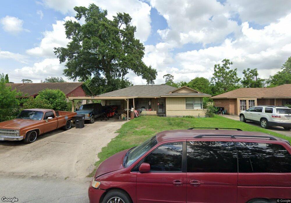 10214 Bretton Dr, Houston, TX 77016 - photo 1